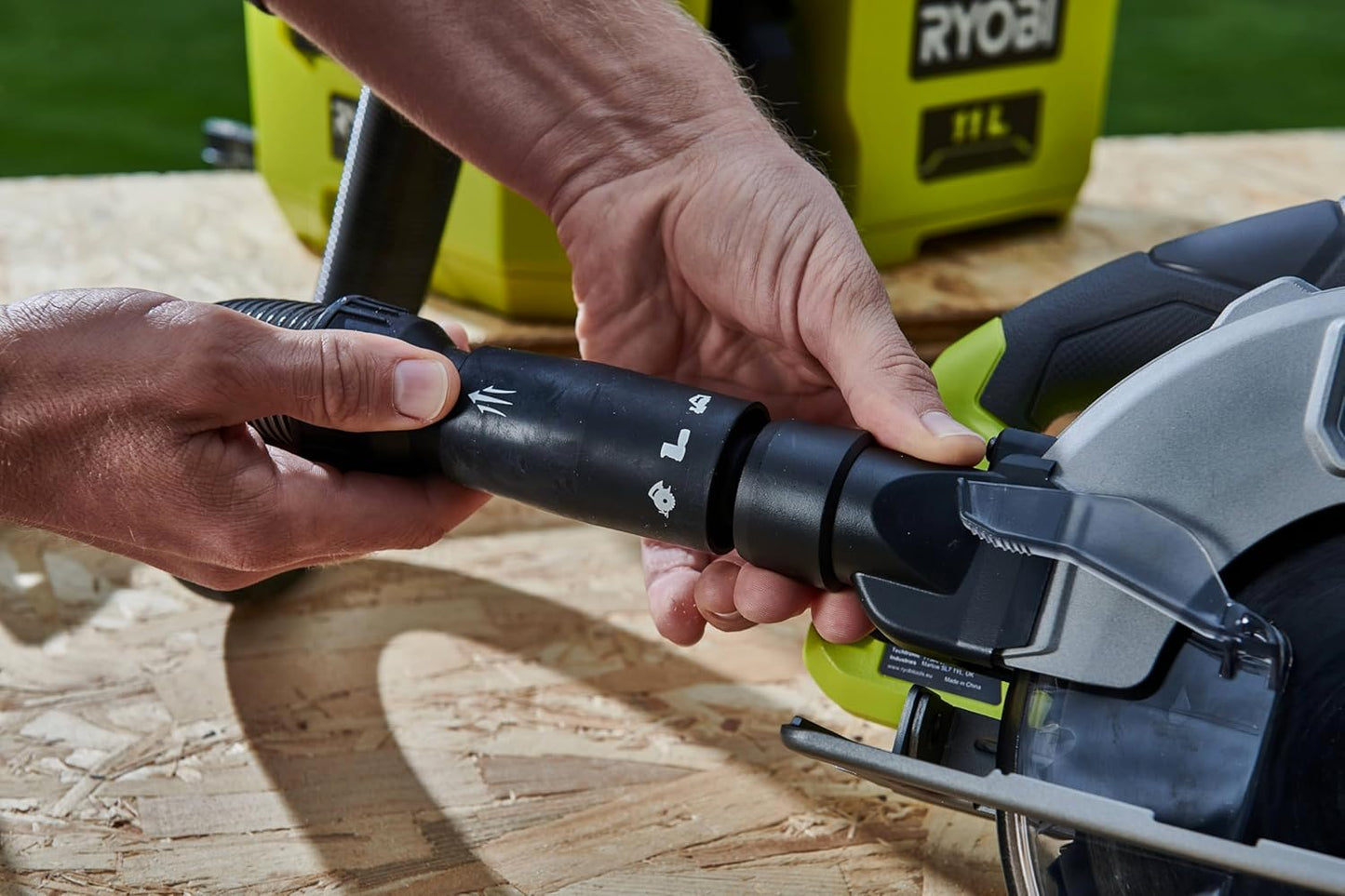 Ryobi scie circulaire 18V brushless, 2 lames 184mm, rail, batterie/chargeur inclus