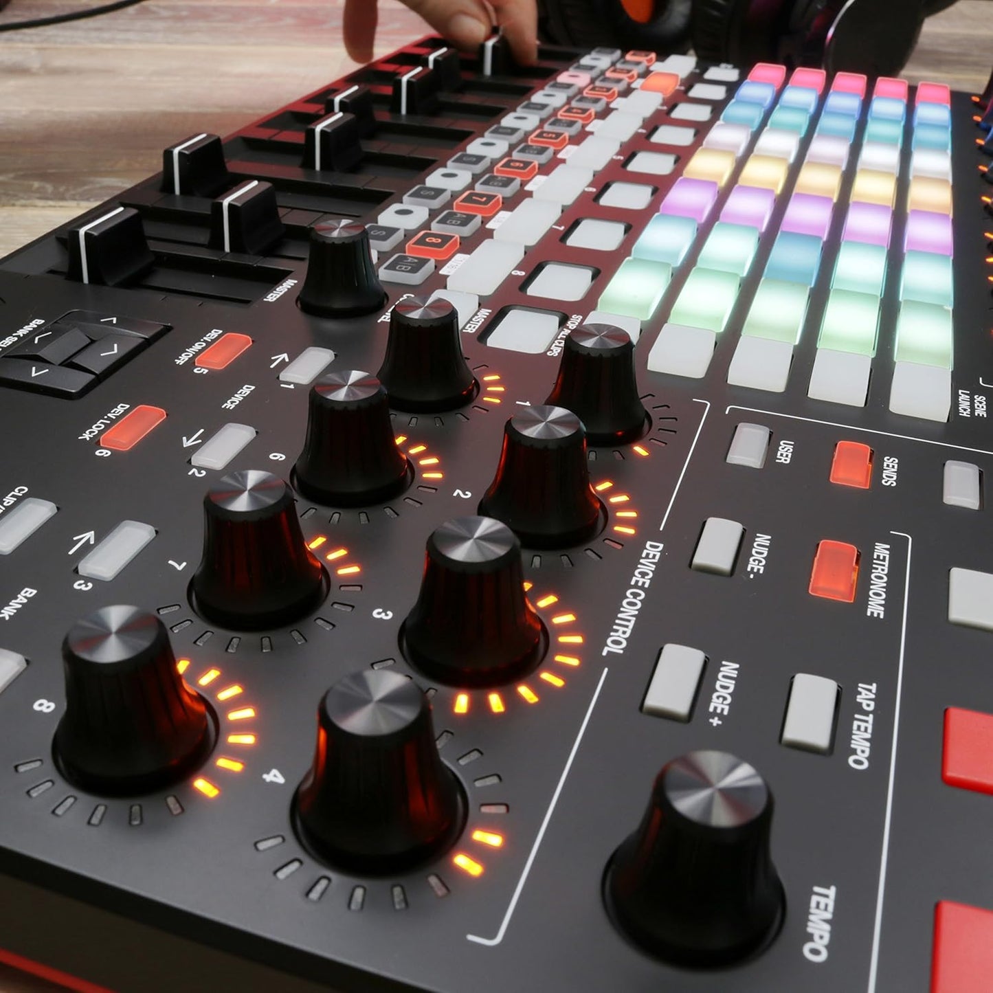Akai APC40 MKII contrôleur MIDI USB Ableton Live, 5x8 pads, faders, logiciels