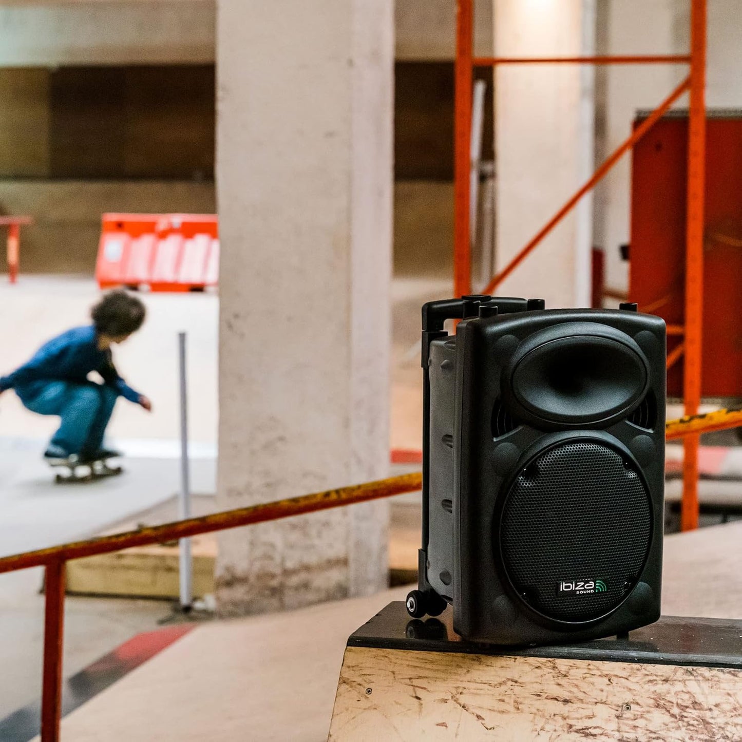 Ibiza PORT12VHF-BT enceinte 12" 700W, 2 micros, BT, USB, SD, 5–7h autonomie
