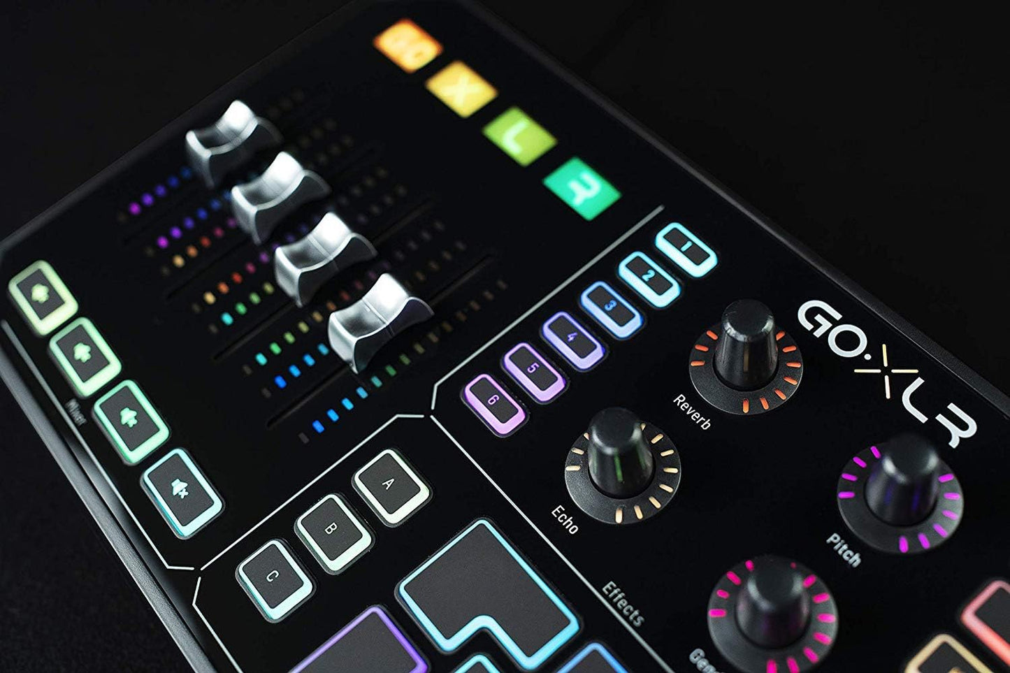 TC Helicon GoXLR mixage 4 canaux, effets vocaux, faders motorisés, PC