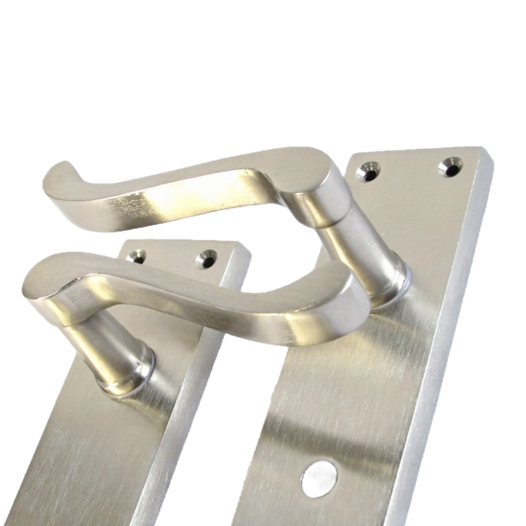 Poignées de porte de style victorien avec levier à volutes et serrure de salle de bain - Satin 150 x 40 mm