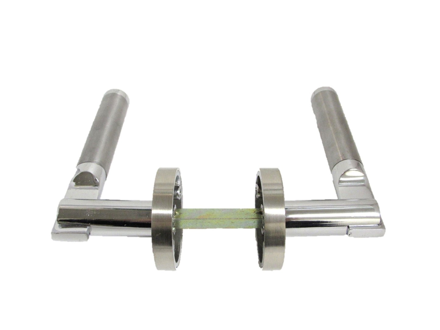 Poignée de porte moderne et robuste de style Serozzetta sur rosace en chrome satiné