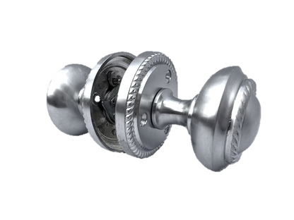 Boutons de porte ronds style géorgien à mortaise - Argent satiné 62 mm