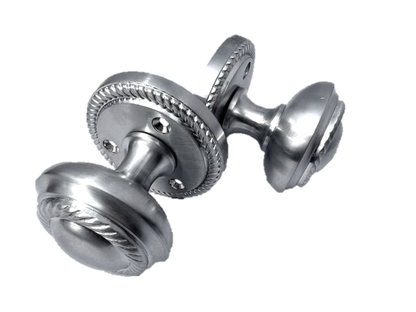 Boutons de porte ronds style géorgien à mortaise - Argent satiné 62 mm