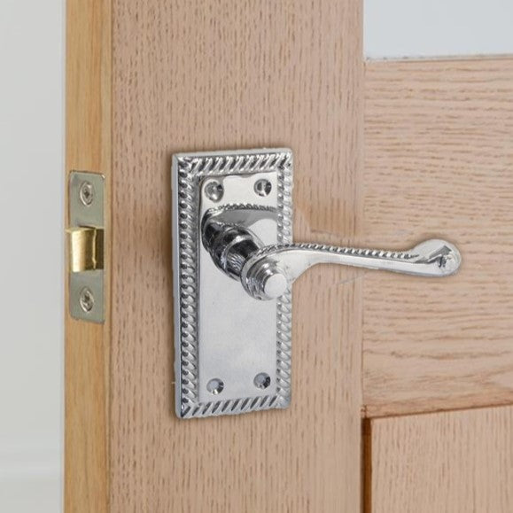 Poignées de porte chromées élégantes à levier géorgien avec bords cordés