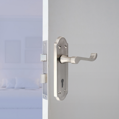 Poignée de porte Ashford avec serrure à clé et levier à défilement - Pack de serrures à clé satinées