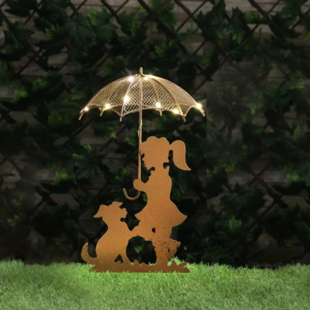 Lumière solaire sur piquet pour décoration de jardin, silhouette de fille, chien, garçon, parapluie, champignon