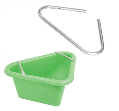 Mangeoire triangulaire Perry Equestrian pour chevaux, eau et support
