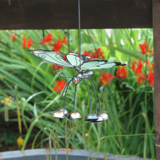 Papillon phosphorescent avec clochettes
